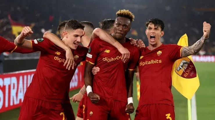 La Roma de Italia también fue sancionado por la UEFA (Getty)