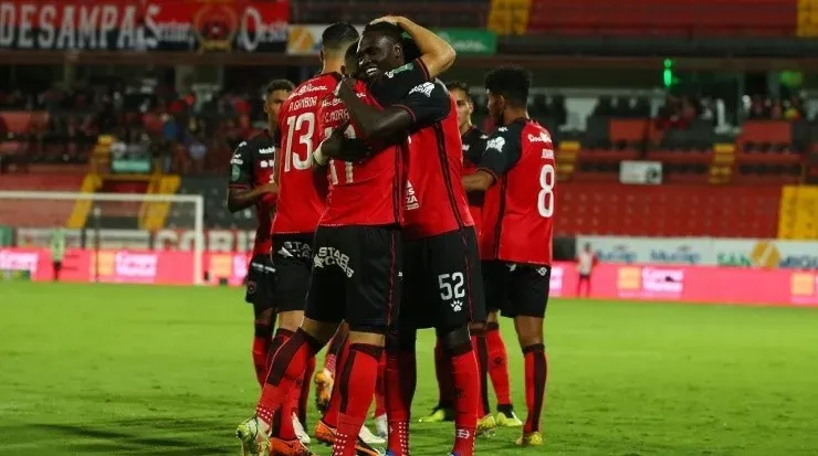 Alajuelense lucha por mantenerse en el segundo puesto de su grupo (PFC)