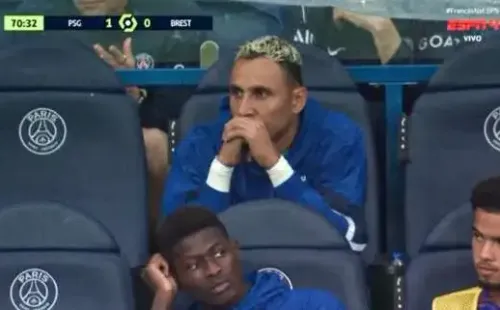 Keylor Navas en el penal atajado por Donnarumma con PSG