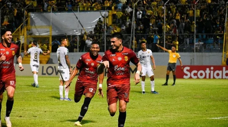 Real España llega este jueves a enfrentar a Herediano con la ventaja del 3 por 1 en el juego de ida (R.C.D.E)
