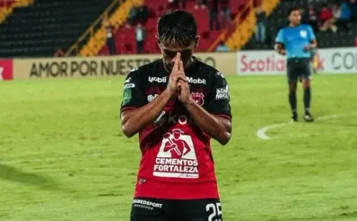 Aarón Suárez tuvo un gran juego esta noche ante el Alianza (LDA)