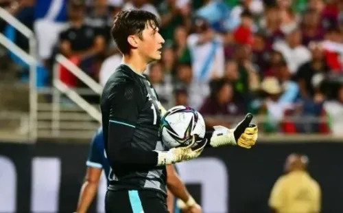Nicholas Hagen con la Selección de Guatemala