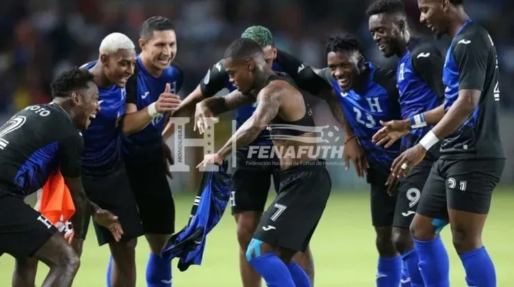 Edwin Solano fue la figura del juego, interviniendo en los dos goles catrachos (Fenafuth)
