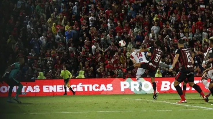 Con este gol, Cartaginés se proclamó campeón ante Alajuelense en el torneo anterior (Nacion.com)