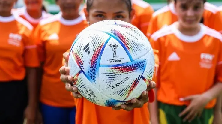 El nuevo balón fue diseñado para jugarse a altas velocidades (Fedefut CRC)