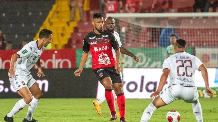 Manudos y morados jugarán a las 8 pm en el Ricardo Saprissa (LDA)