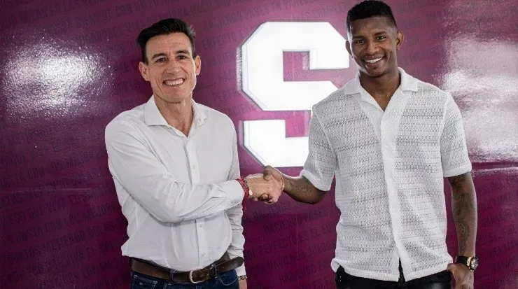 El gerente morado, Ángel Catalina logró la extensión del contrato del panameño hasta 2025 (Saprissa)