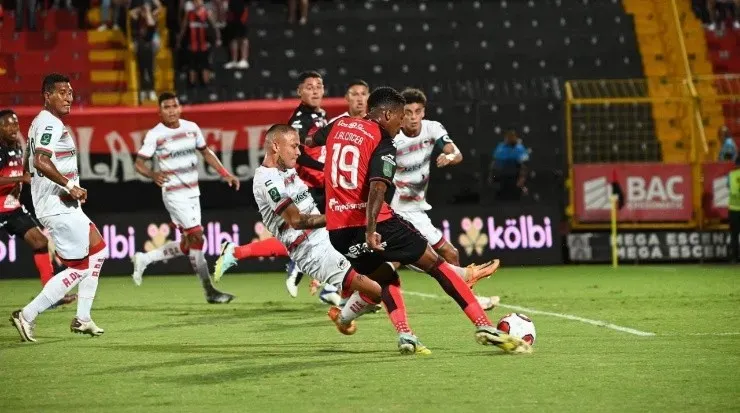 Josimar Alcócer, uno de los anotadores de Alajuelense (LDA)