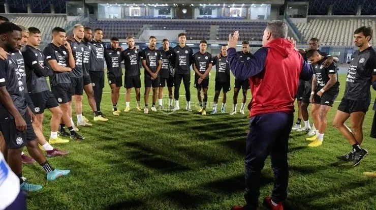 Camacho trato temas de motivación con la Selección tica (Fedefut CRC)