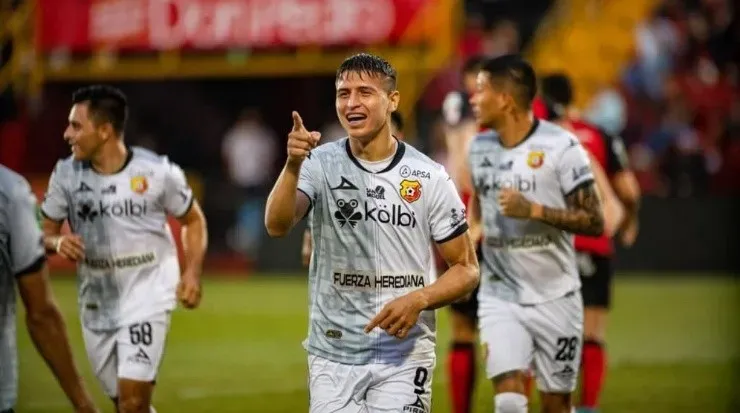 Anthony Contreras, anotador del gol del triunfo florense ante Alajuelense, este domingo (CSH)