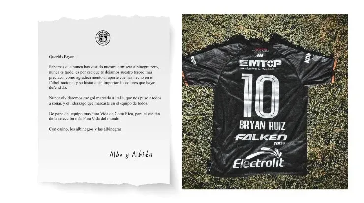 Carta y camiseta para “el Capi” por parte del Sporting FC (SFC)