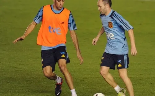 Busquets e Iniesta entrenando en el Rommel Fernández (Foto: Getty)