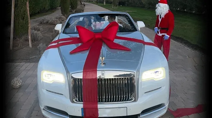 Este es el Rolls Royce Down que recibió CR7 por parte de su esposa. Está valorado en más de 300 mil dólares