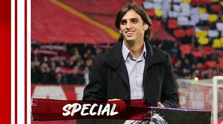 Ruiz tabién fue homenajeado por el FC Twente de Países Bajos (FC Twente)