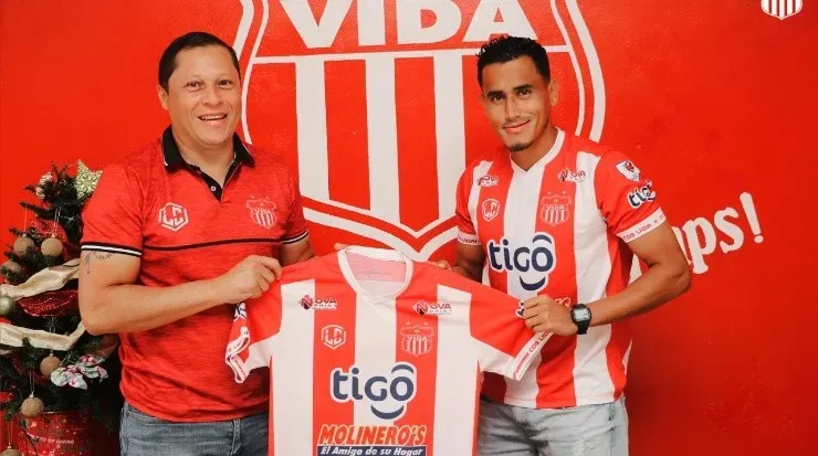 Óscar Gacía llegó al Vida proveniente del MOtagua (Social Vida)