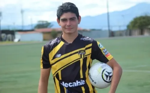 Edder Navas con el Uruguay de Coronado