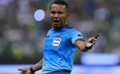 Iván Bartón, árbitro salvadoreño