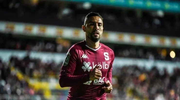 Angulo decisió quedarse en Saprissa en busca de sumar minutos en cancha (Saprissa)