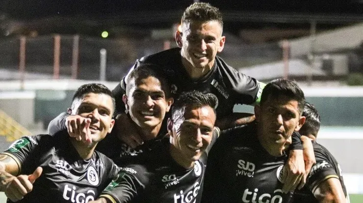 El plantel albinegro acumula 4 victrias y 1 derrota (Sporting FC)