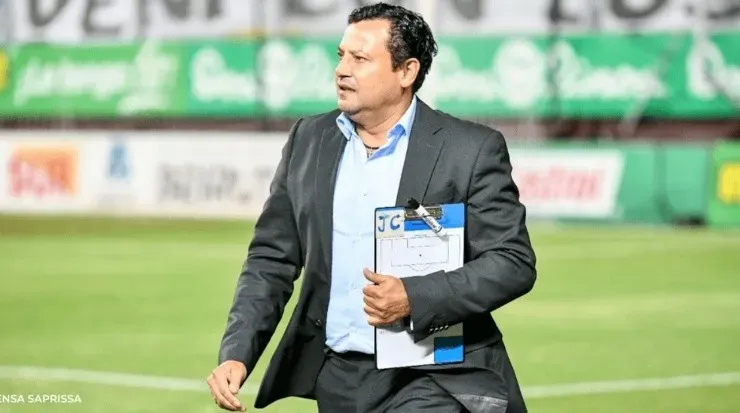 Jeaustin Campos se sacude las críticas sobre el tema de porteros en Saprissa (Saprissa)