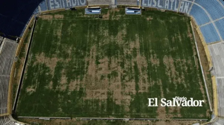 Así luce el Cuscatlán actualmente. Su grama, según Néstor Castaneda, titular de EDESSA, está en proceso de recuperación (Foto: Diario El Salvador).