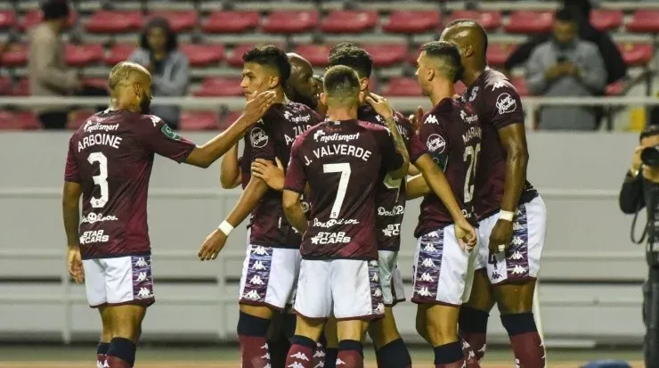 Saprissa cifra su exito en el poder de su defensa, la menos batida del torneo (Saprissa)