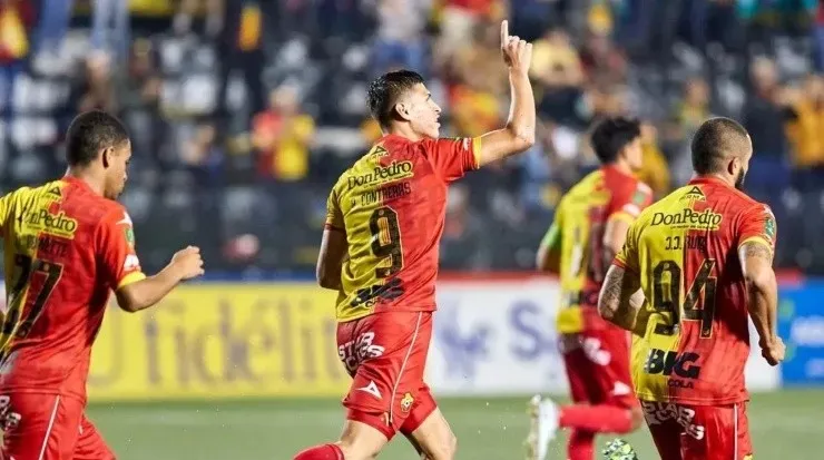 La imagen de Contreras celebrando una anotación no se volvió a ver en el torneo tico (CSH)