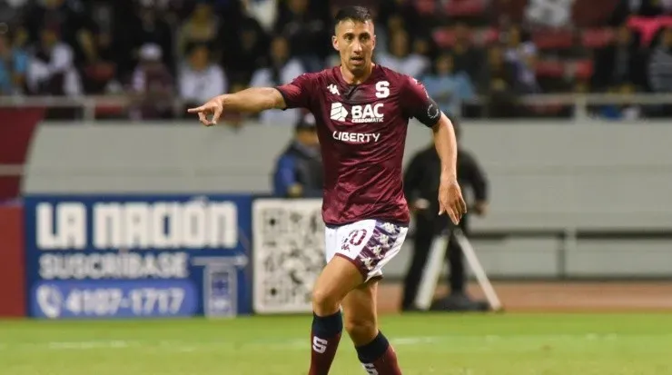 Mariano Torres llegó a 47 anotaciones con el Saprissa (Saprissa)