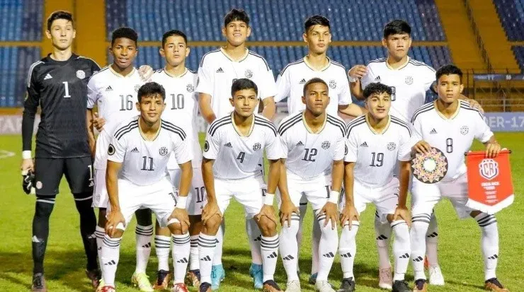 Formación estealr de la Sele sub 17 que cayó ante Puerto Rico (Fedefut CRC)