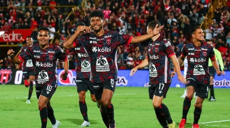 Alajuelense es líder de latabla general y la acumulada (LDA)