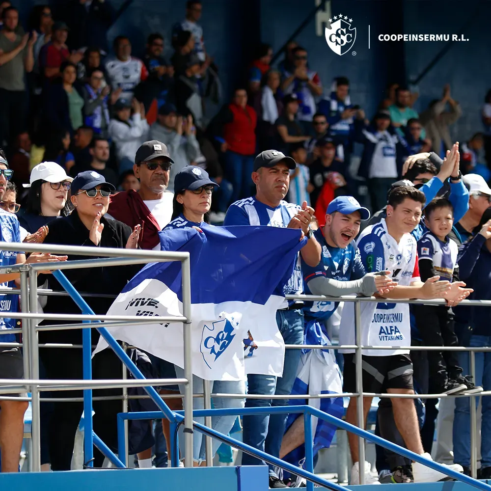 La afición brumosa estpa ilusionada con el repunte de su equipo (CSC)