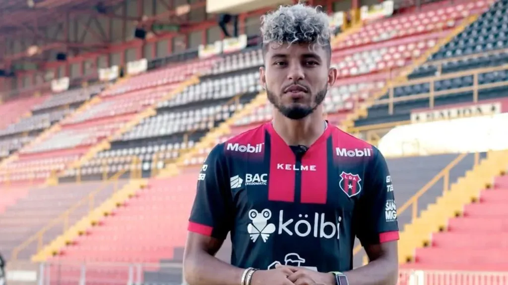 Johan Venegas con la Liga Deportiva Alajuelense (Foto: Prensa LDA)