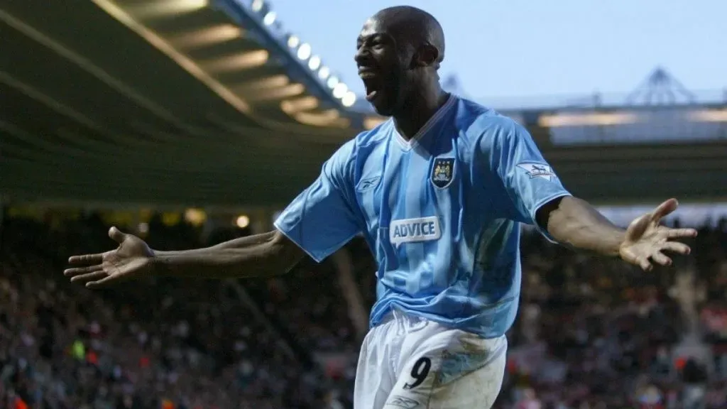 Paulo Wanchope con el Manchester City