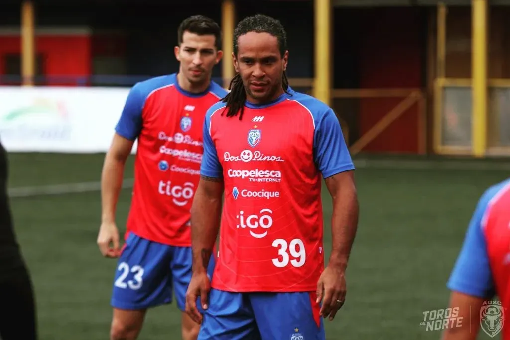 Jonathan McDonald lleva 9 goles con San Carlos (ADSC)