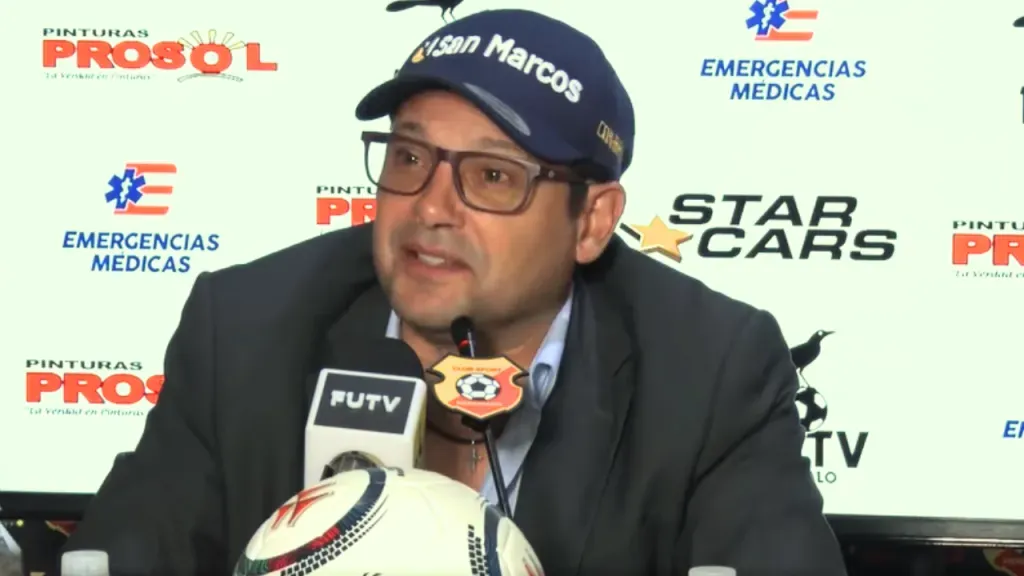 Jeaustin Campos volvió al Saprissa, esta vez, al frente del equipo rival, Herediano (FUTV)