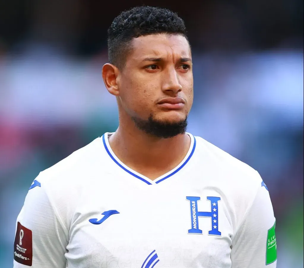 Bryan Acosta con la Selección de Honduras