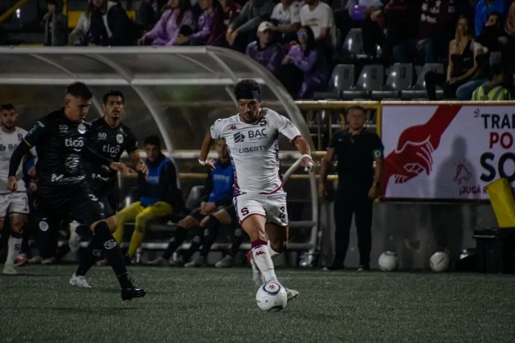 Christian Bolaños con el Deportivo Saprissa