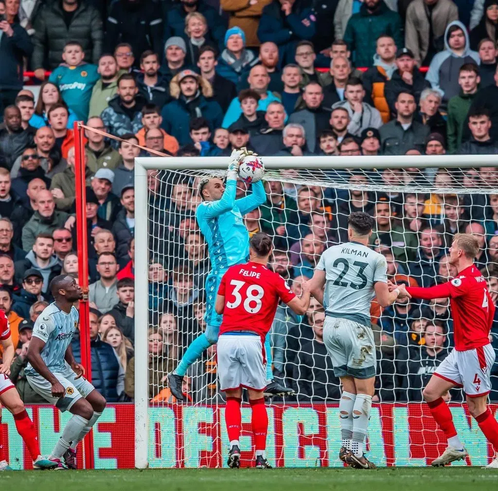 Navas ahora disputa el no descenso de la Premier League con el Nottingham Forest (Facebook)