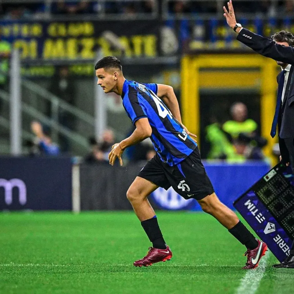 Valentín Carboni debutando en Serie A (Inter)