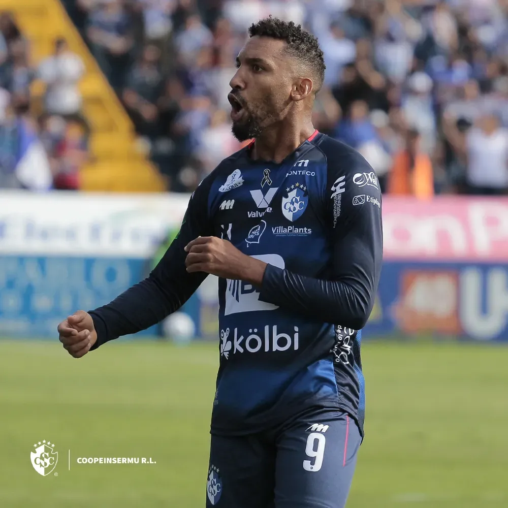 Marcel Hernández anotó doblete ante Alajuelense esta noche (CSC)