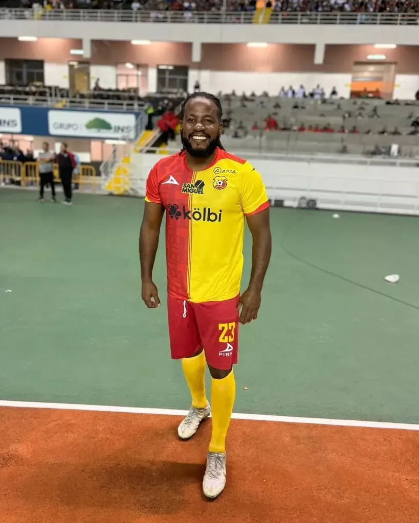 Víctor Núñez demostró su apoyo incondicional al Herediano con una frase muy polémica (Facebook)