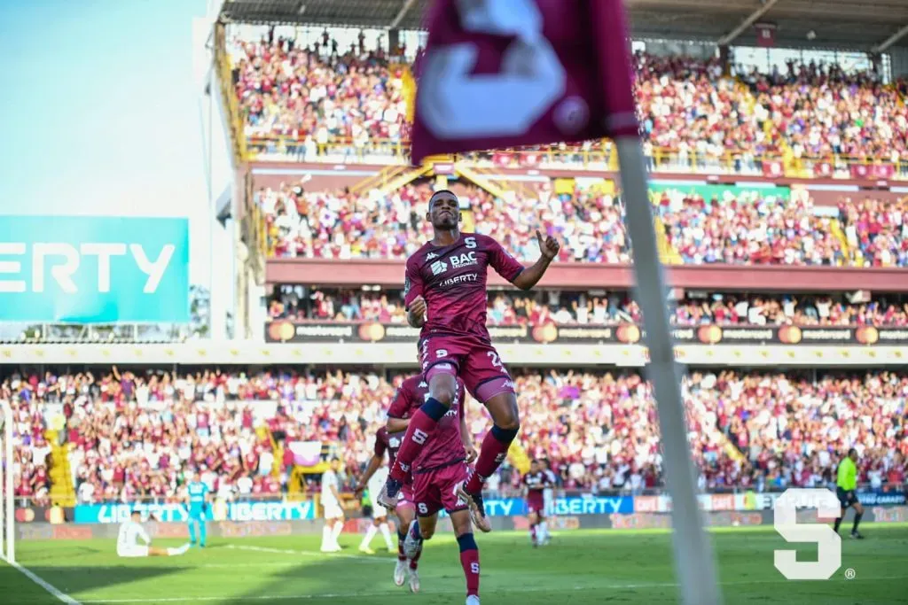 Saprissa le pasó por encima al Herediano y firmó su pase a la final de segunda fase (Saprissa)