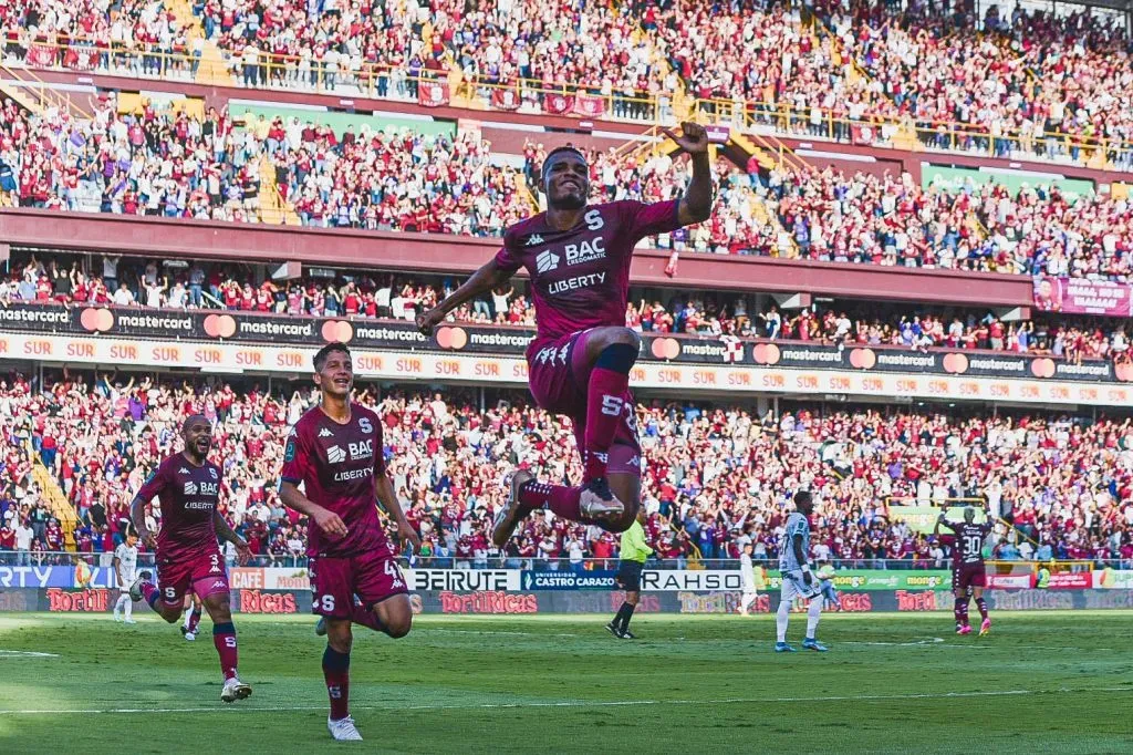 Los graderíos llenos son la costumbre en el Ricardo Saprissa (Saprissa)