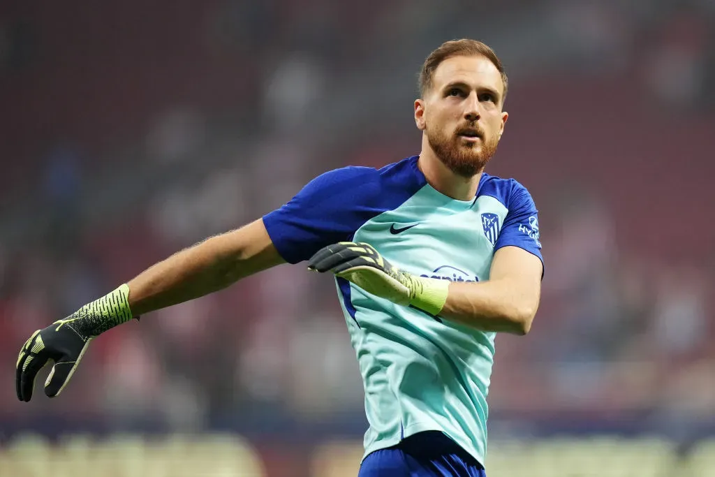 Jan Oblak of Atletico de Madrid warms up prior to the LaLiga Santander match between Atletico de Madrid. (Photo by Angel Martinez/Getty Images)