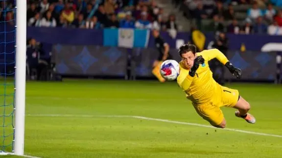 Nicholas Hagen con la Selección de Guatemala