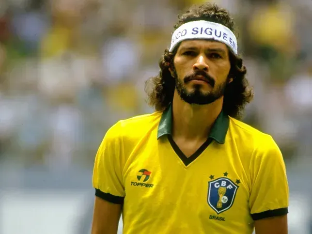 Sócrates Brasileiro Sampaio de Souza Vieira de Oliveira, con la Selección de Brasil