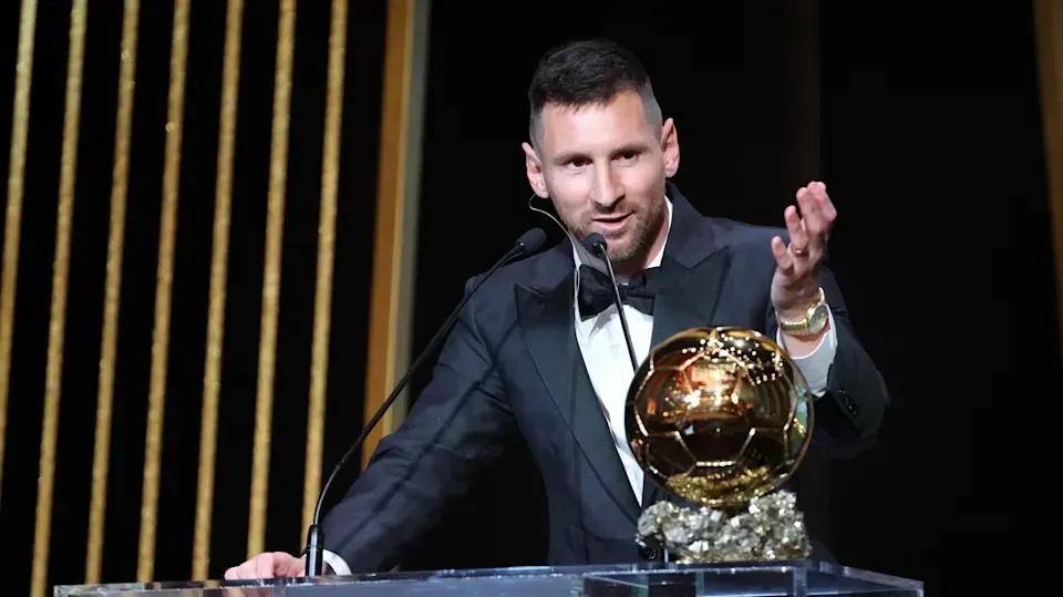 Lionel Messi con su octavo Balón de Oro