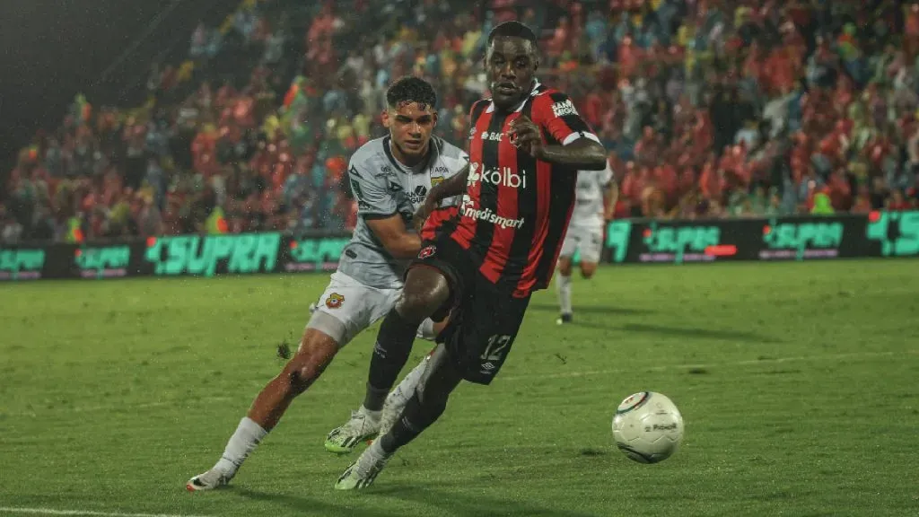Liga Deportiva Alajuelense dejó atrás a Sport Club Herediano