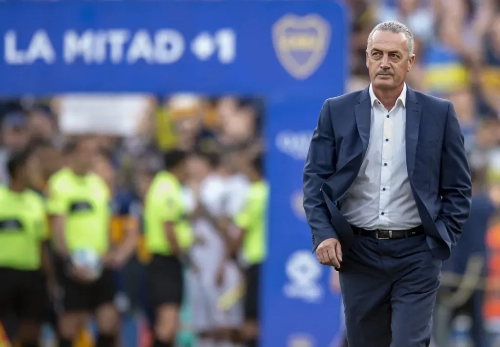 Gustavo Alfaro comenzó su etapa en Boca con una relación complicada con Carlos Tevez. (Photo by Marcelo Endelli/Getty Images)