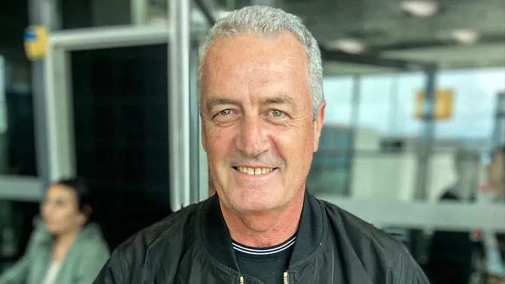 Alfaro empieza una era como entrenador de la selección